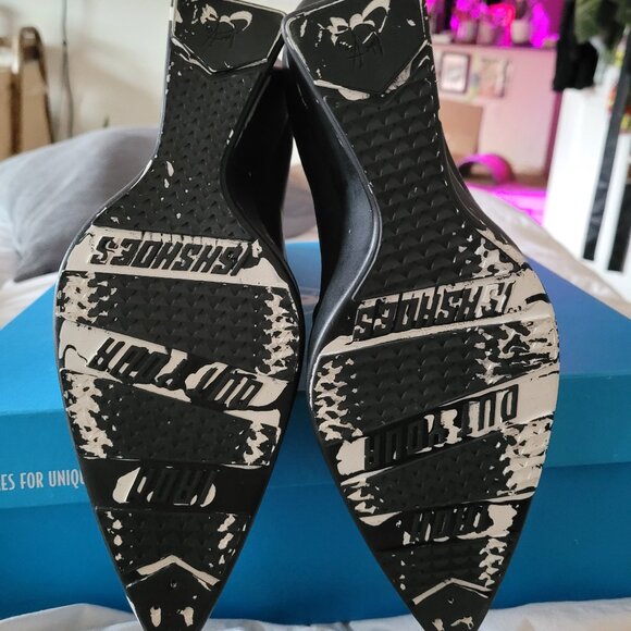 JOHN FLUEVOG has the HEEBIE JEEBIES size 9 black boots - Picture 2 of 10